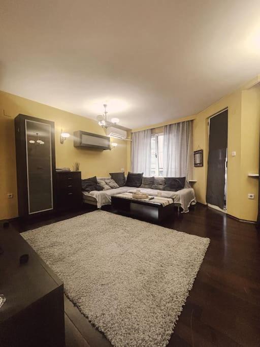 A Colorful Apart For A Start Sofia Exterior photo